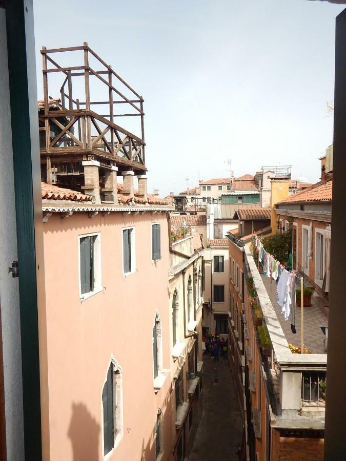Romantic Escapade In Venice Exterior photo