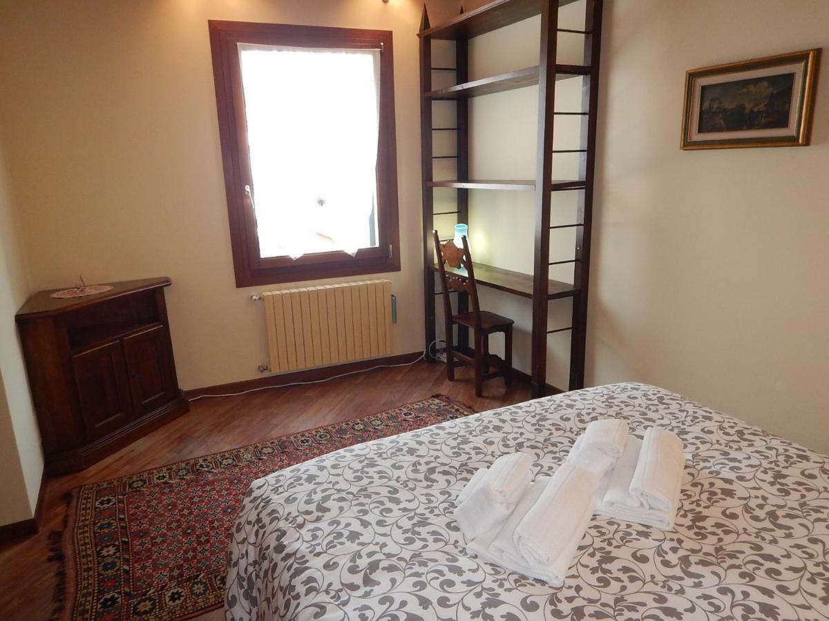 Romantic Escapade In Venice Exterior photo
